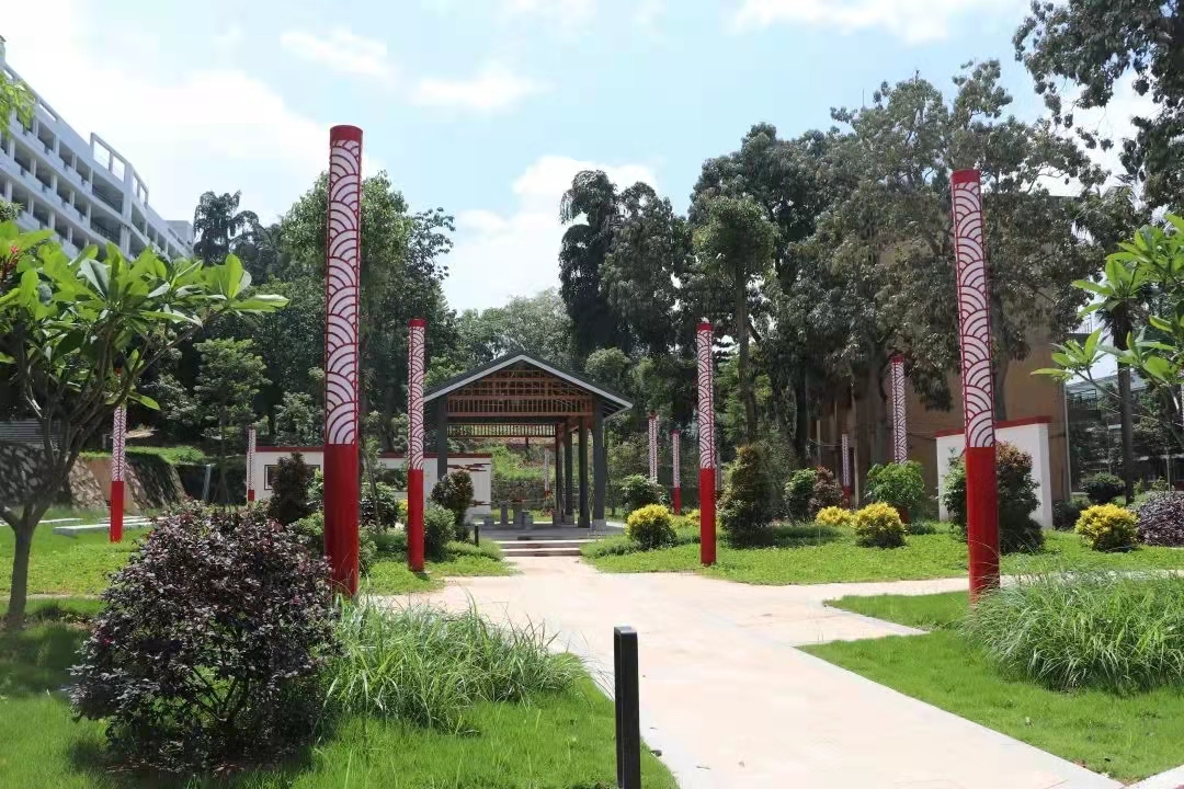 圓山校區“書山學海”晨讀小花園.jpg