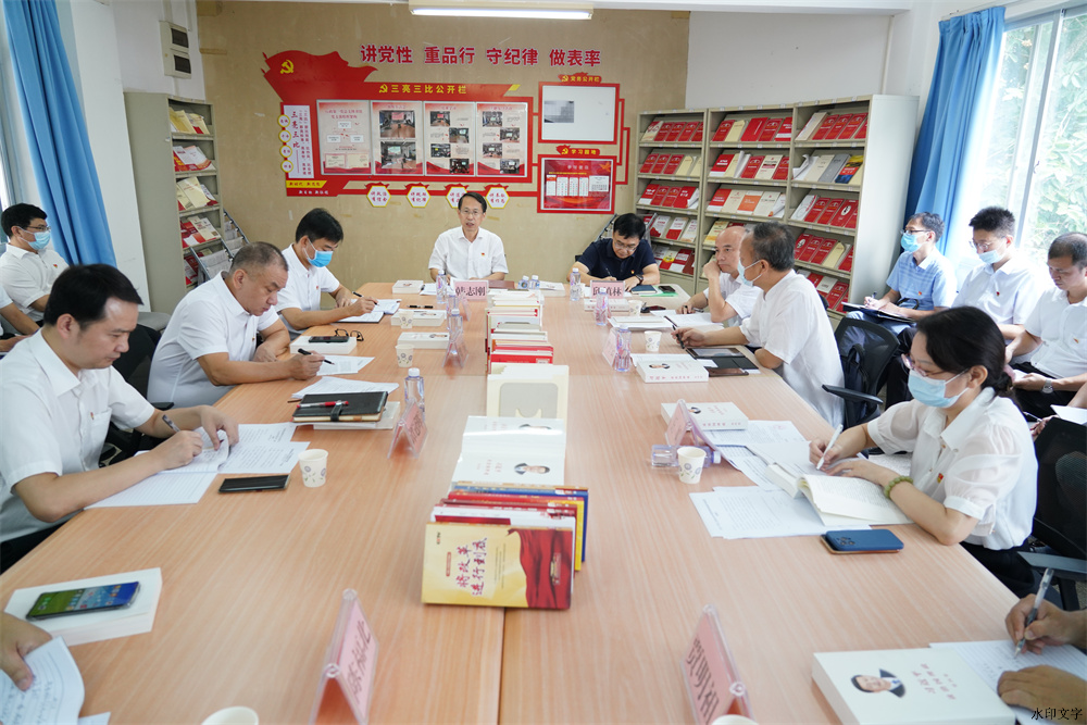 黨委理論學習中心成員讀書班學習研討現場.jpg